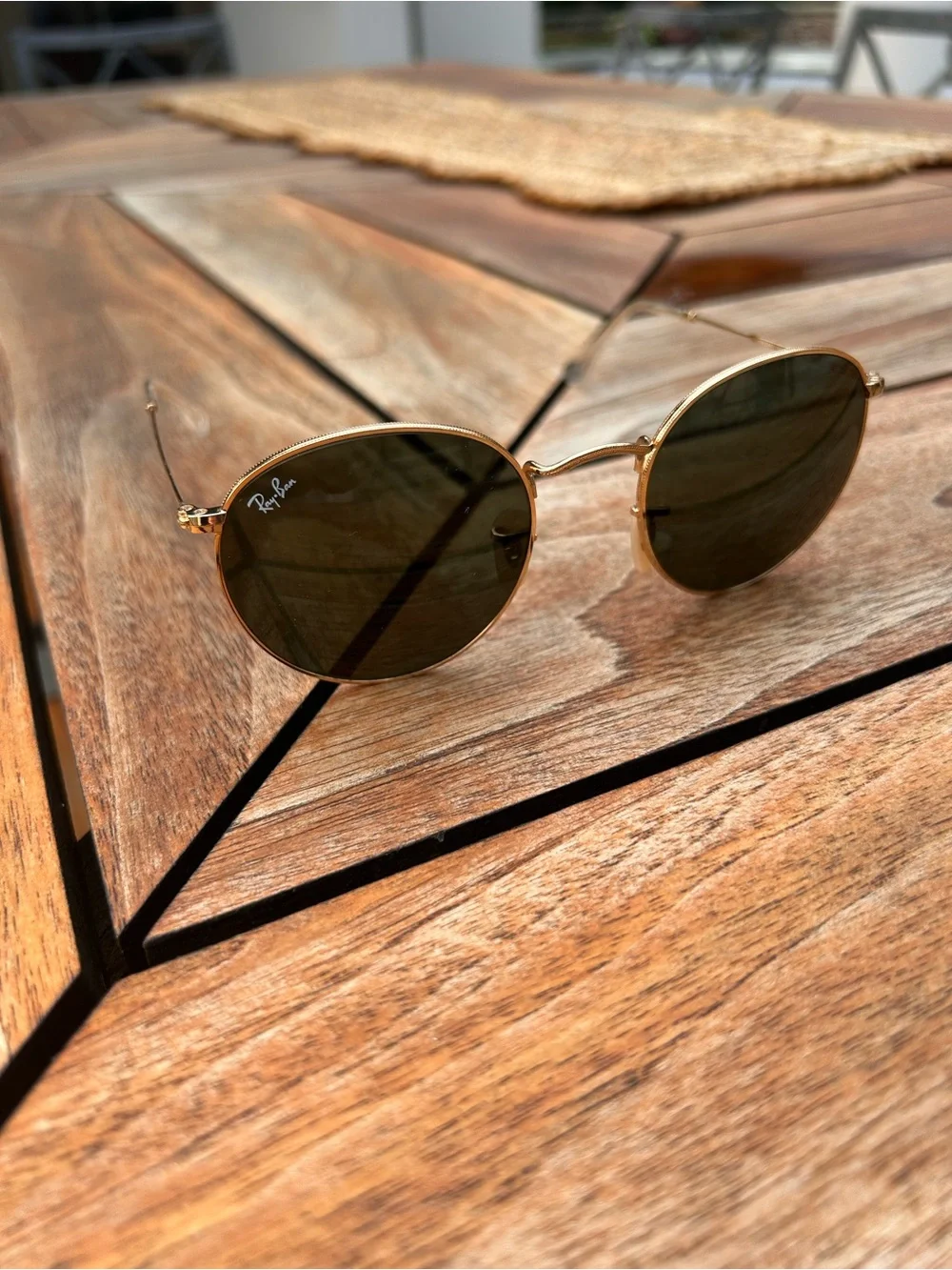 Ray-Ban Round Metal Sunglasses in Gold Trim